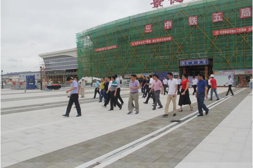 喜迎十九大，身邊看變化——我市干部賢內(nèi)助、鄉(xiāng)鎮(zhèn)街道負(fù)責(zé)人參觀高鐵商務(wù)區(qū)